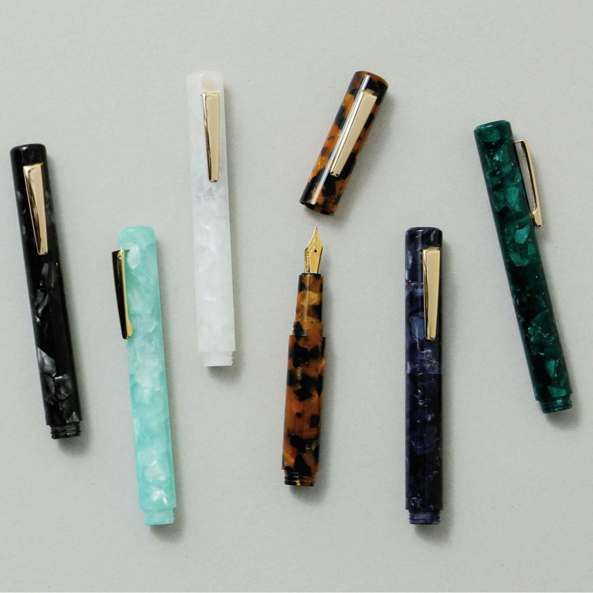 Marbled Fountain Pen / attaché