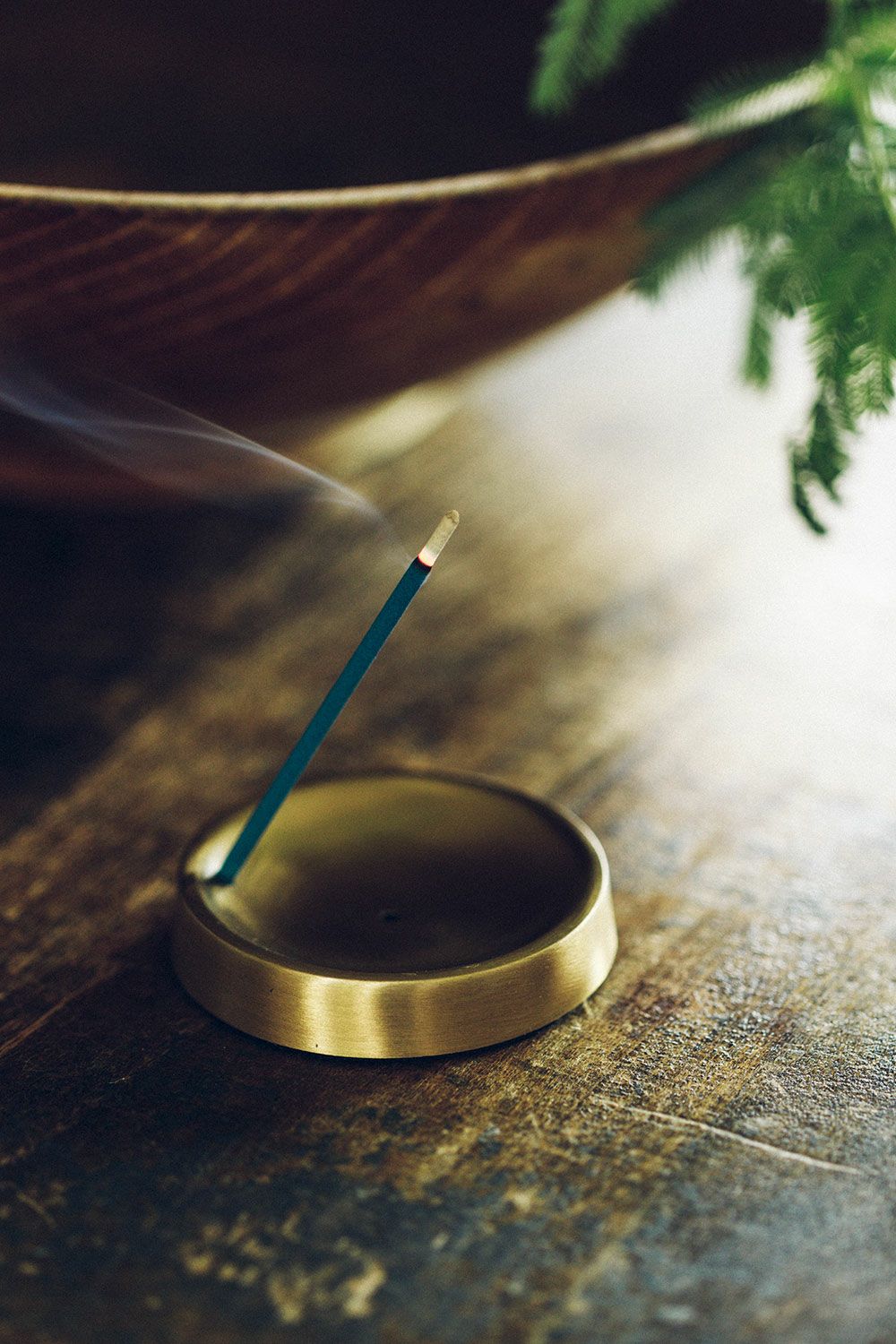Fog linen work / Brass Incense Stand Round