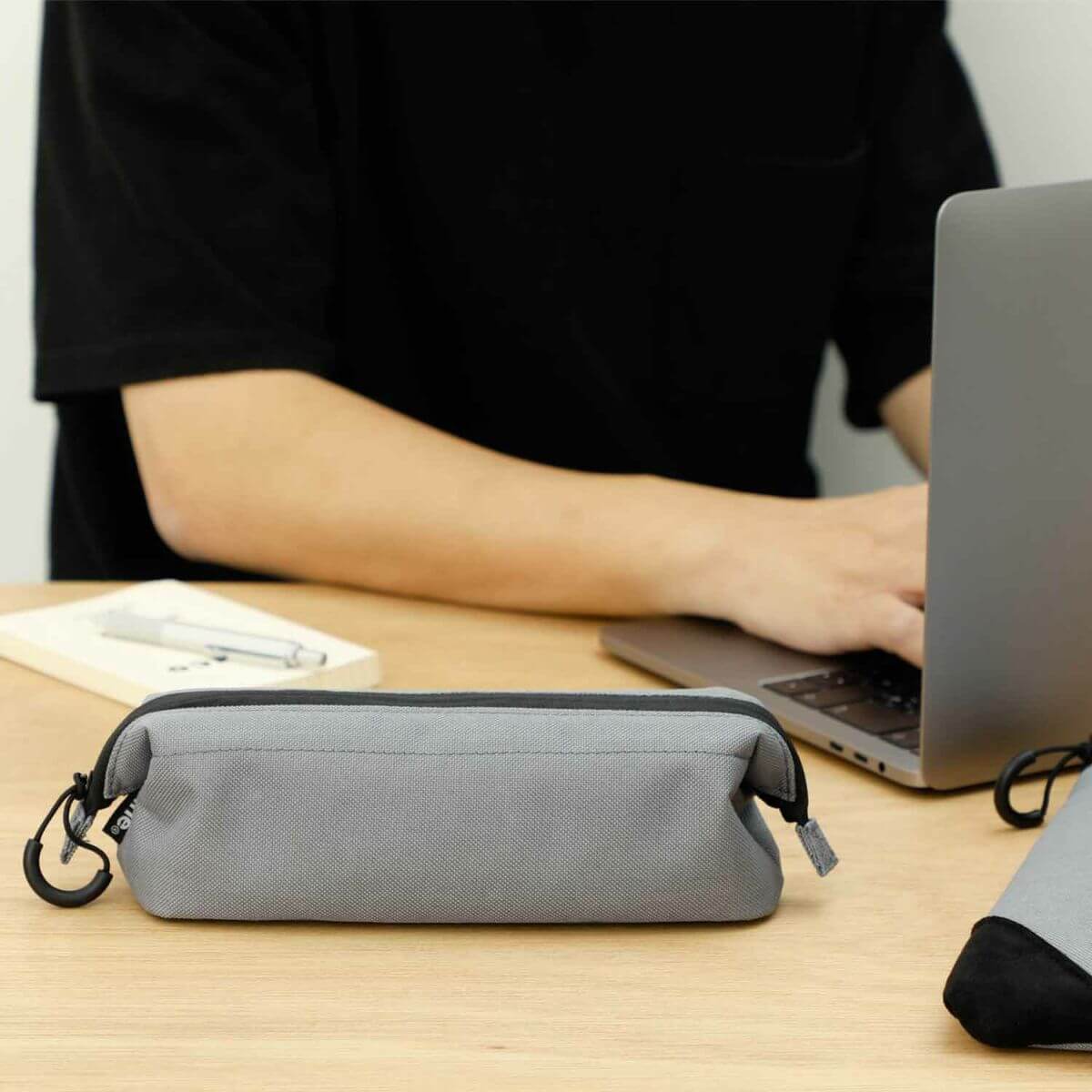 Pen Pouch/ L