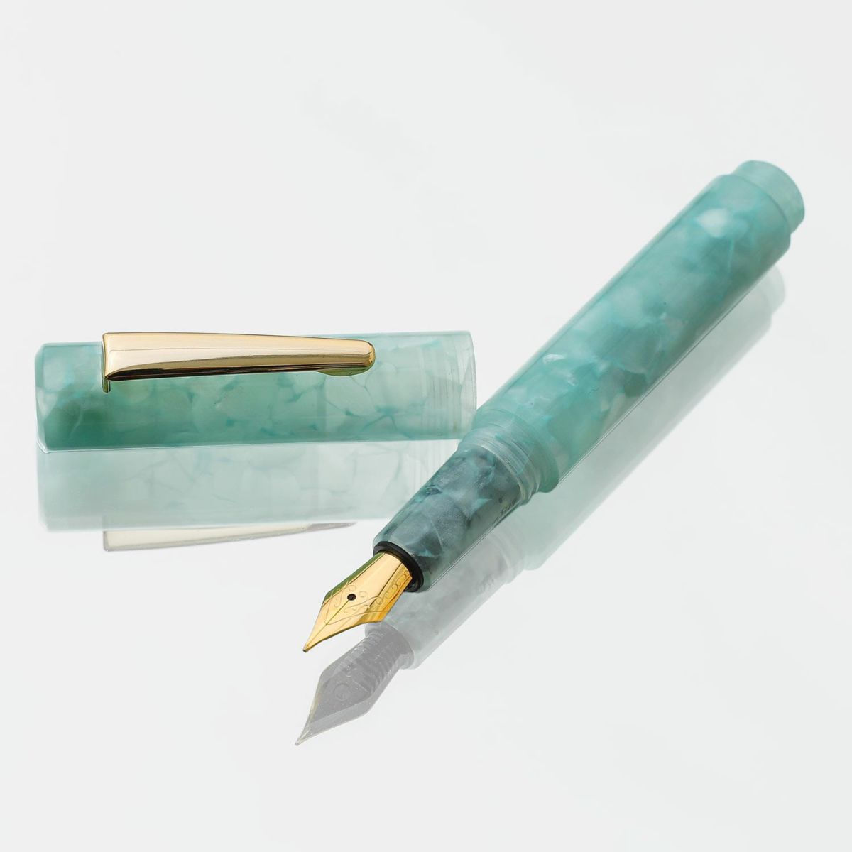 Marbled Fountain Pen (ATTACHÉ)
