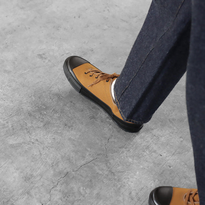 Ubal / Walnut