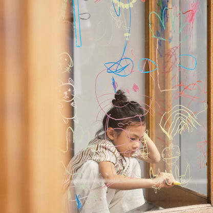 Woset Doona's Magic Crayons