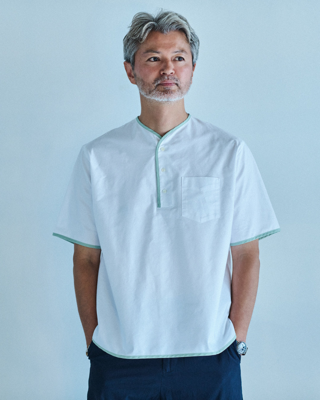 Henley Neck / Allen Sidogras