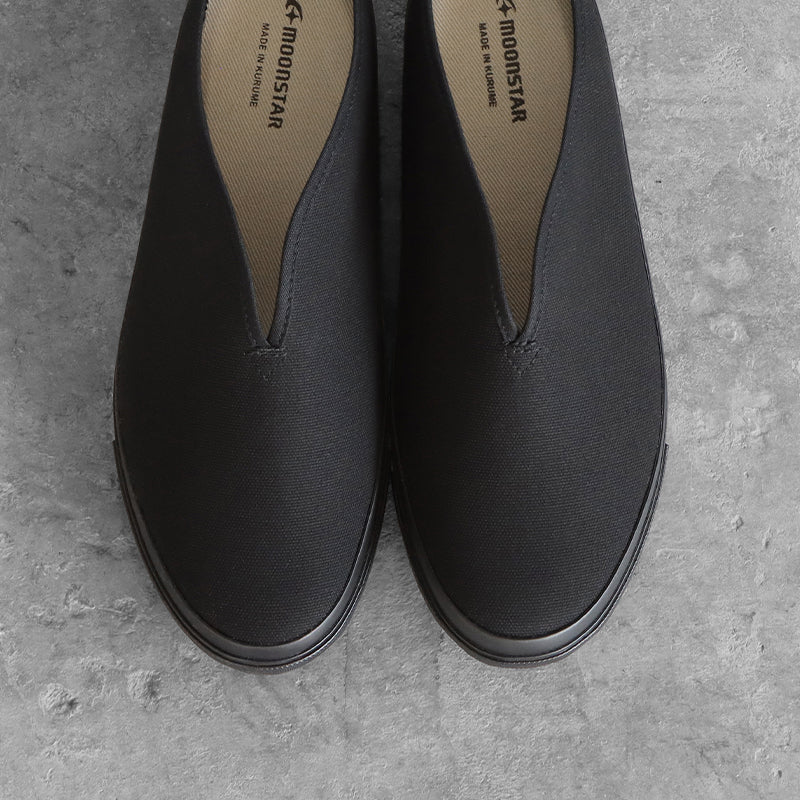 Slit Mule / Black Mono