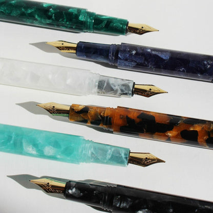Marbled Fountain Pen / attaché