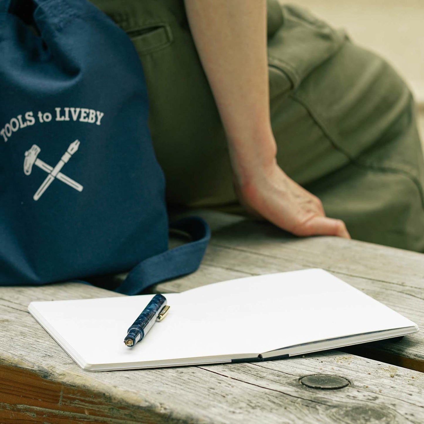 Flat Open Sketchbook B6 / attaché