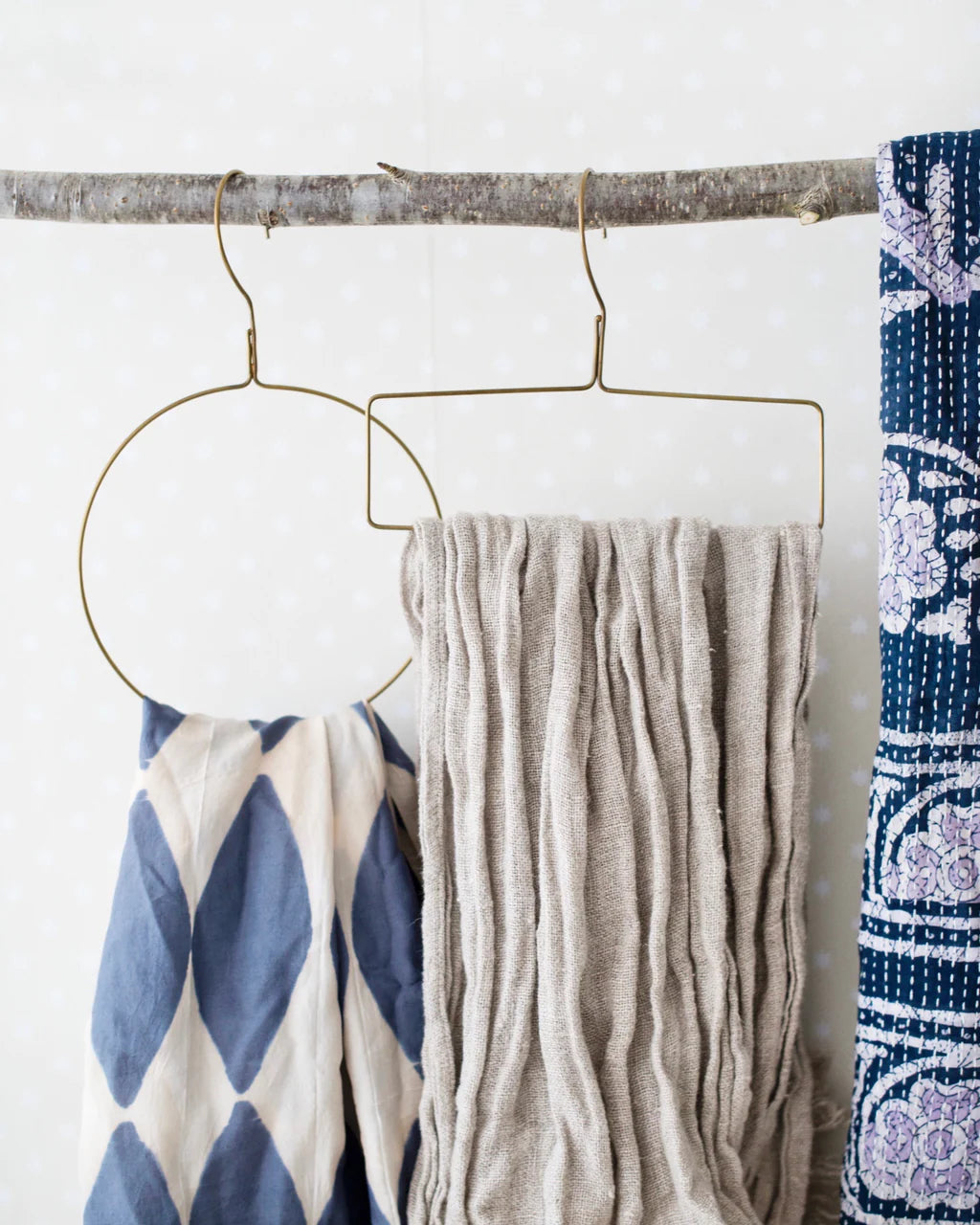 Fog linen work / Scarf Hanger