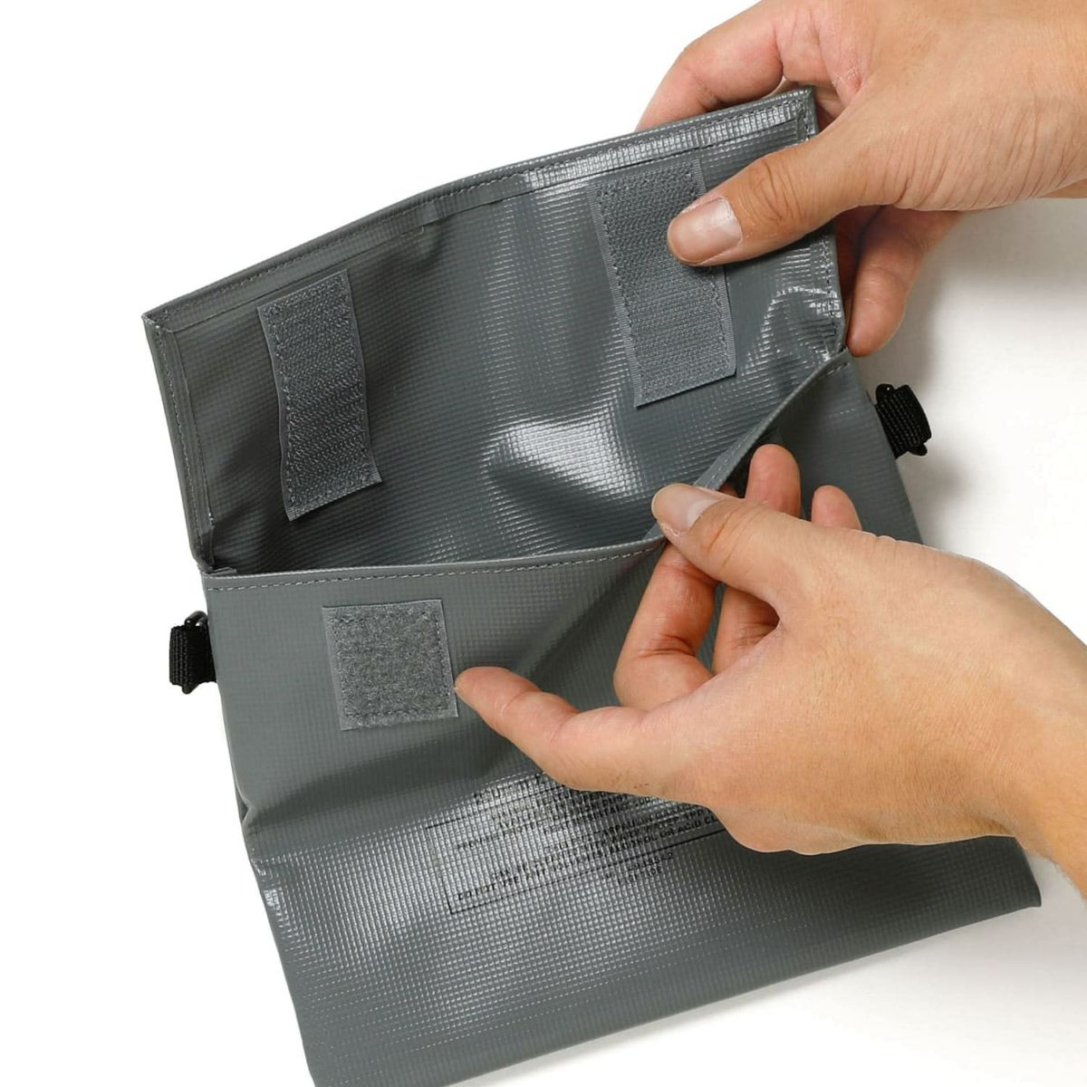 Carry Tite Case 2023 / M  (PENCO)