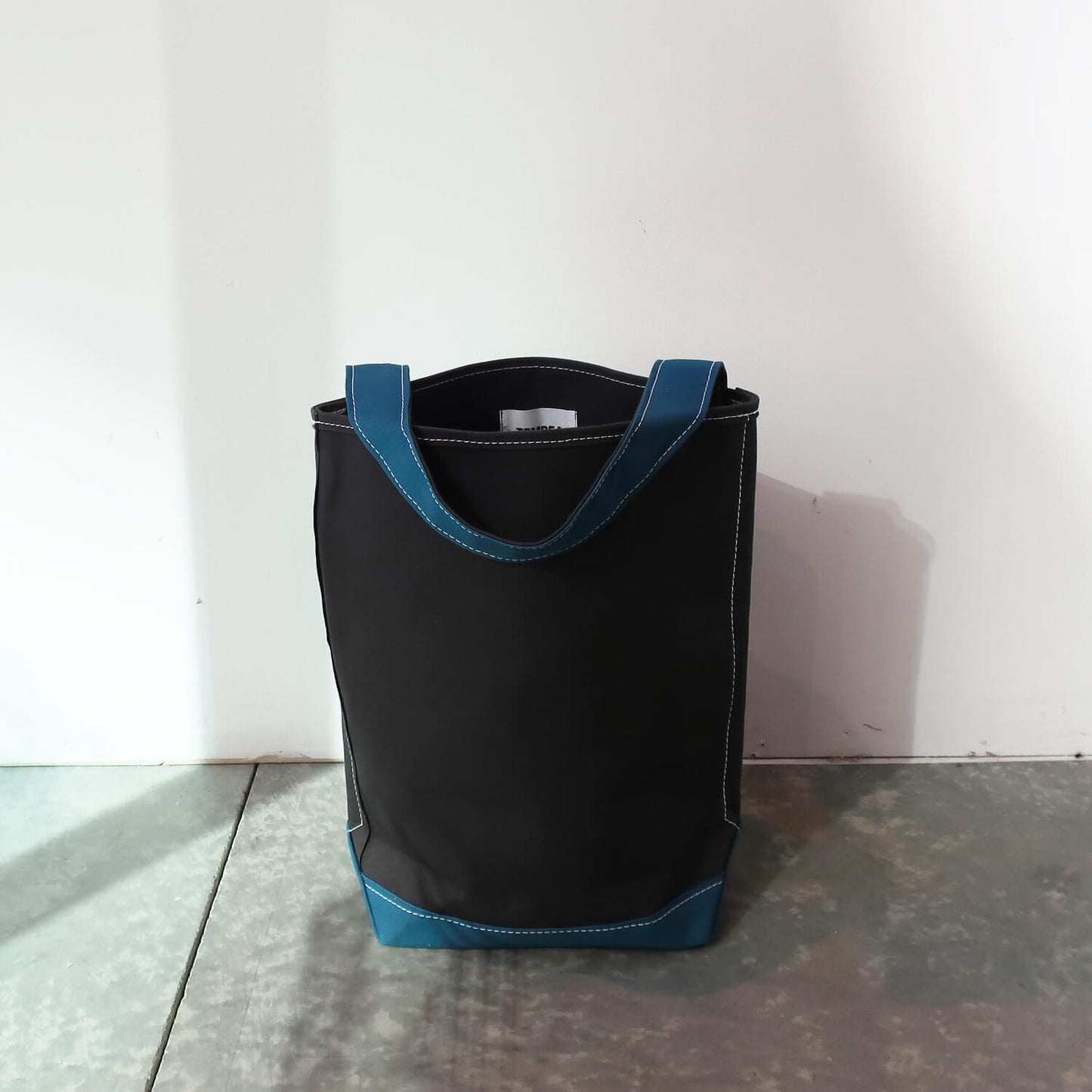 Baguette Tote Medium / TEMBEA