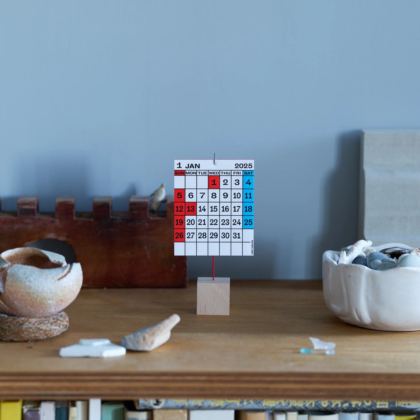 Wire Calendar Stand / Papier Labo.