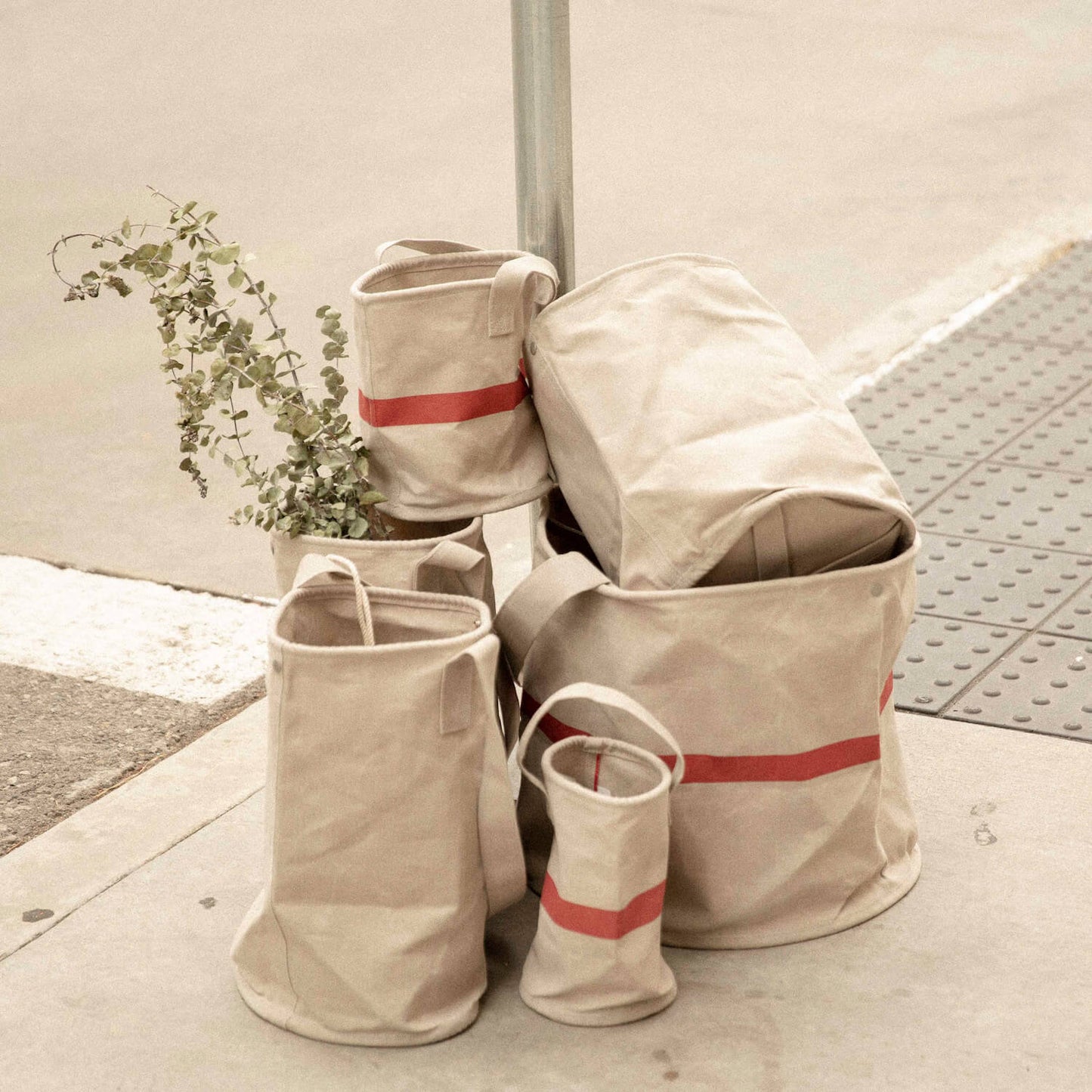 Bucket Bag 4L - Red Line (BAILER)