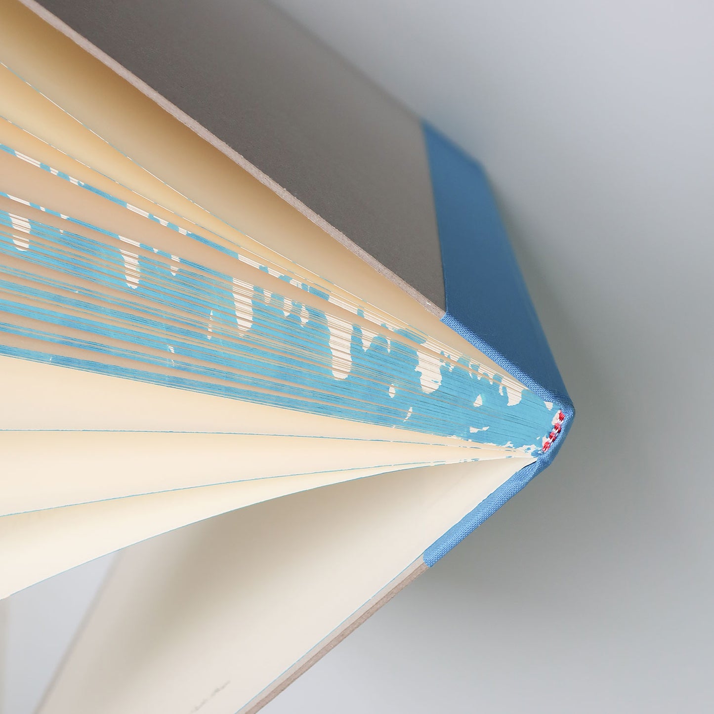 Cardboard Notebook with Band/ A5 (EMILIO BRAGA)